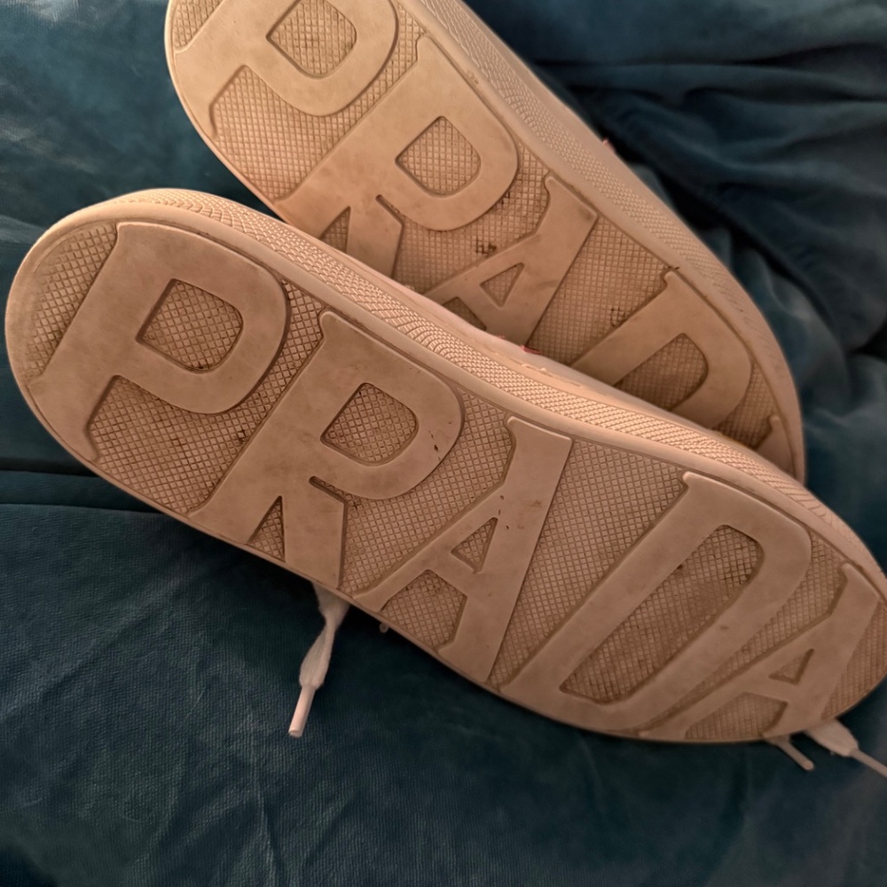 Sneakers - Picture 3 of 4